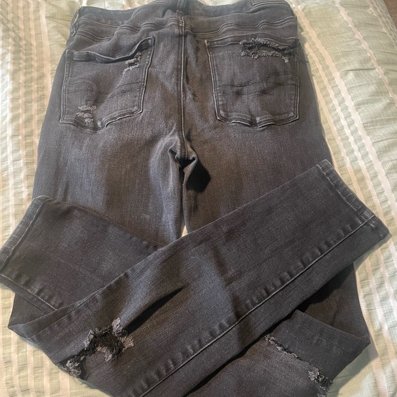 American Eagle Ripped Jeans - Picture 2 of 3